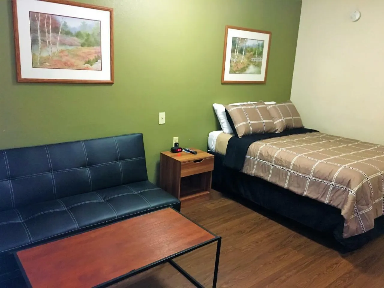 Hotel Inland Suites Winchester